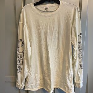 We The Free Rare Graphic Long Sleeve Cream T-Shirt